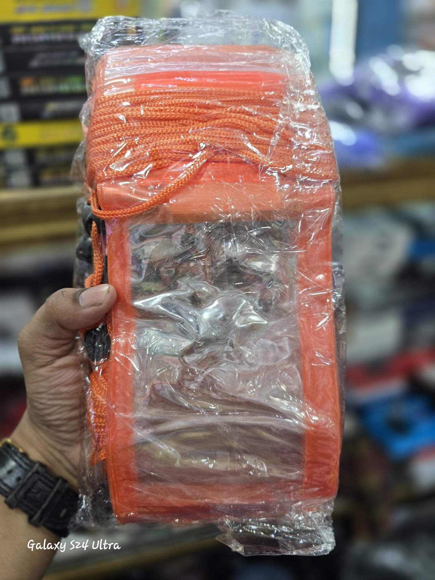 Mobile sefty pouch